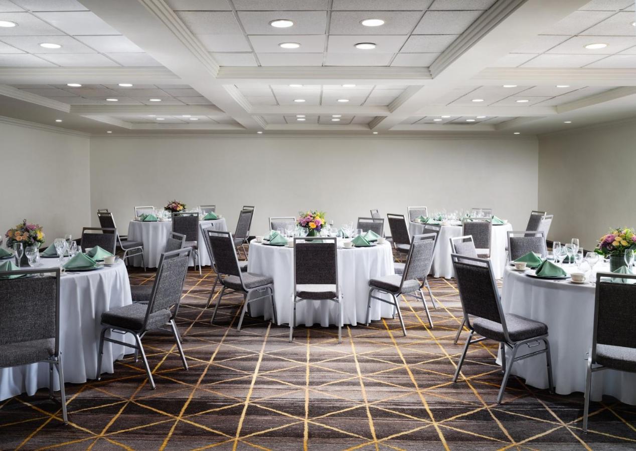 Holiday Inn Boston - Dedham Hotel & Conference Center By Ihg Exteriör bild
