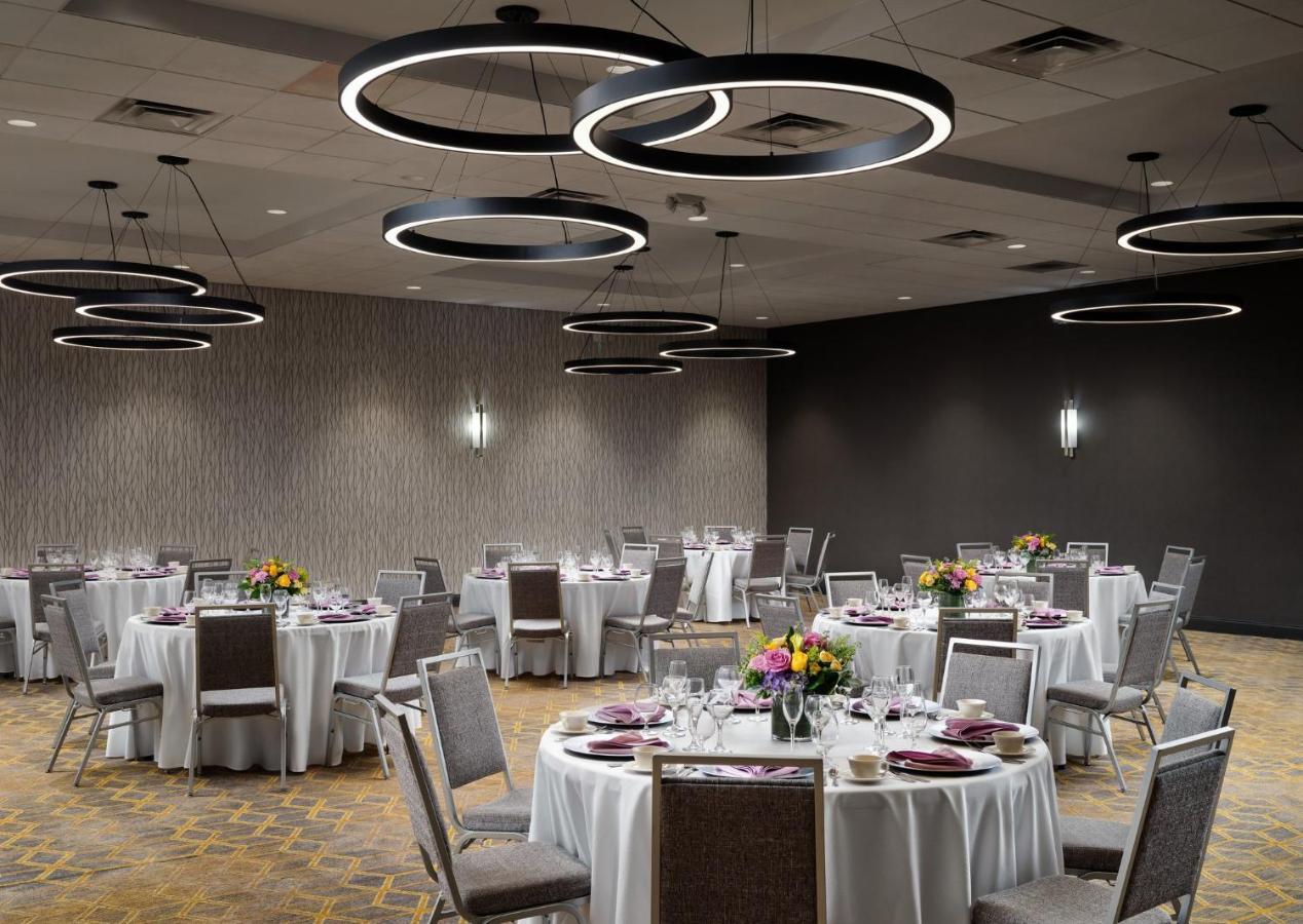 Holiday Inn Boston - Dedham Hotel & Conference Center By Ihg Exteriör bild