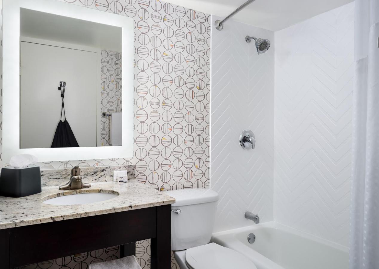 Holiday Inn Boston - Dedham Hotel & Conference Center By Ihg Exteriör bild